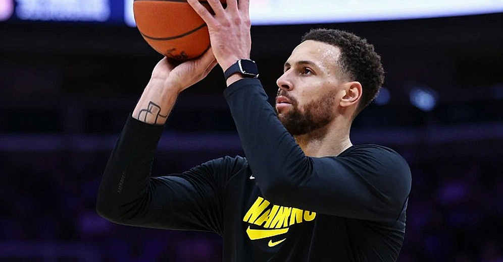 Tấm biểu ngữ treo lại ở OAKA: chủ tịch EuroLeague và bài toán xung đột lợi ích Tấm biểu ngữ treo lại ở OAKA: chủ tịch EuroLeague và bài toán xung đột lợi ích