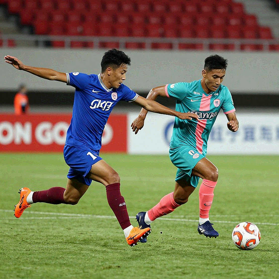 HAGL - SLNA vòng 5 V.League: Khoảng trống sau lưng hàng thủ Phố Núi