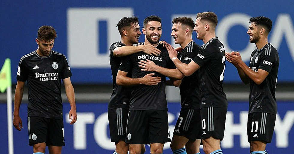 Hồ sơ gai góc của bóng đá Maroc: Adam Bakoni, chiều cao 1,92 m và bài toán hậu vệ phải hậu Hakimi Hồ sơ gai góc của bóng đá Maroc: Adam Bakoni, chiều cao 1,92 m và bài toán hậu vệ phải hậu Hakimi