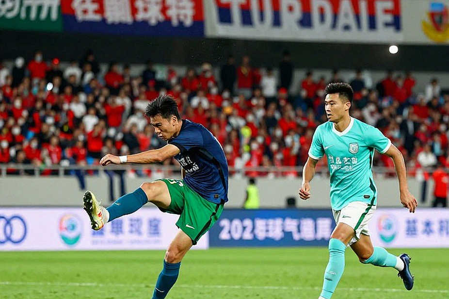 Sáu tháng không lương ở Al-Nassr: khoảnh khắc Ronaldo tự trả tiền cho đồng đội Sáu tháng không lương ở Al-Nassr: khoảnh khắc Ronaldo tự trả tiền cho đồng đội