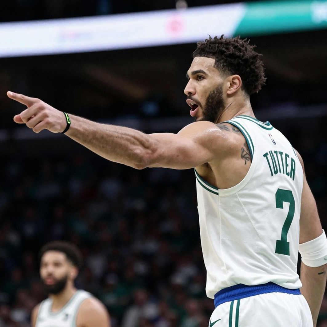 Người kiến trúc sư của niềm tin: Bộ xương im lặng phía sau mùa chuyển nhượng NBA Người kiến trúc sư của niềm tin: Bộ xương im lặng phía sau mùa chuyển nhượng NBA